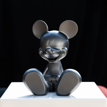 Scultura intitolato "Mickey assis anthra…" da Xavier Wttrwulghe, Opera d'arte originale, Resina