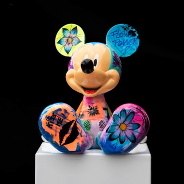 Скульптура под названием "Mickey assis Hippie…" - Xavier Wttrwulghe, Подлинное произведение искусства, Смола