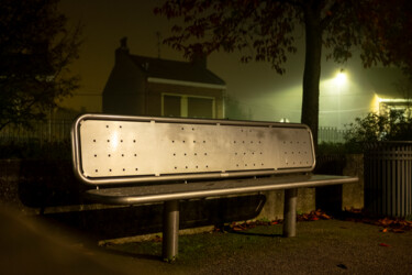 Photographie intitulée "Le banc solitaire" par Xavier Cauchy, Œuvre d'art originale, Photographie numérique