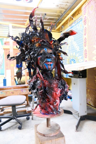 Sculpture intitulée "Trash African Queen" par Yaël Moon, Œuvre d'art originale, Métaux