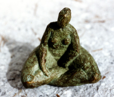 Sculpture titled "Assise" by Yan Vita, Original Artwork, Bronze