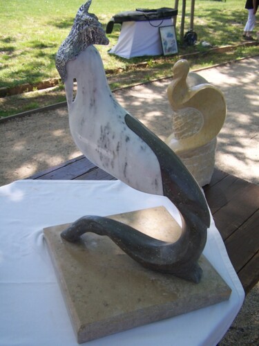 Скульптура под названием "Reine cigogne" - Yannick Li-Ah-Kane, Подлинное произведение искусства, Камень