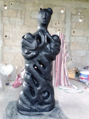 Skulptur mit dem Titel "La mère féconde" von Yao Nda Olivier Meh, Original-Kunstwerk, Zement