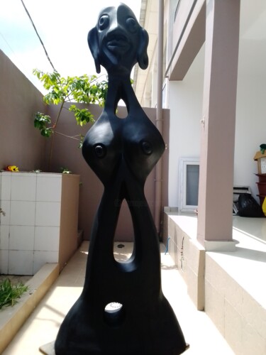 Skulptur mit dem Titel "L'HOMME Noir" von Yao Nda Olivier Meh, Original-Kunstwerk, Gips