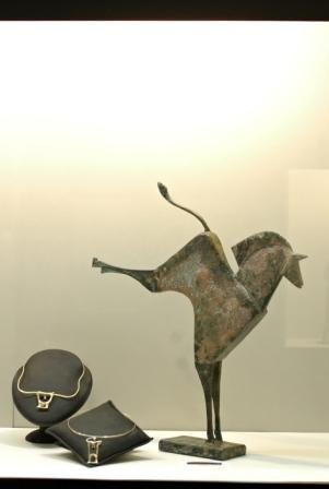 Escultura titulada "Presentación Joyerí…" por Margarita Yarmats, Obra de arte original