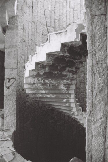 Fotografie mit dem Titel "The ladder of dreams" von Yarolav Pavlov, Original-Kunstwerk, Analog Fotografie Auf Karton montiert