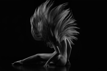 Photographie intitulée "e-motion" par Yevgeniy Repiashenko, Œuvre d'art originale, Impression numérique