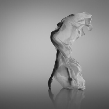 Photographie intitulée "Flame" par Yevgeniy Repiashenko, Œuvre d'art originale, Impression numérique