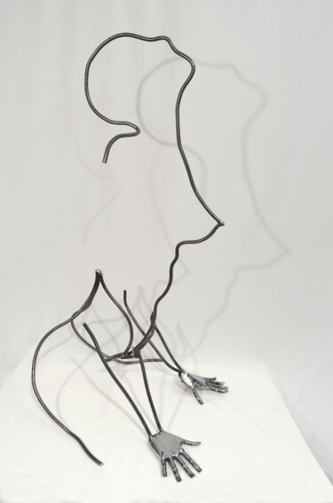Escultura intitulada "La belle ardente" por Yez, Obras de arte originais, Metais