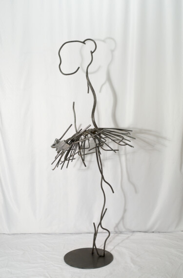 Sculpture intitulée "Ballerine" par Yez, Œuvre d'art originale, Métaux