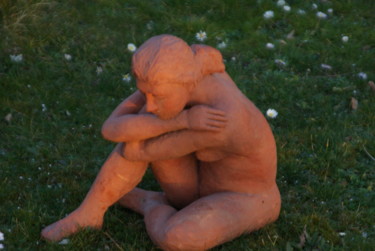 Skulptur mit dem Titel "femme" von Yingo, Original-Kunstwerk, Terra cotta
