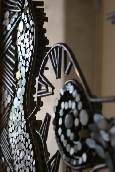 雕塑 标题为“丛林的故事：时钟鸟” 由Yiran Yang, 原创艺术品, 金属