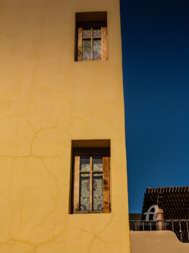 Photographie intitulée "Yellow Wall" par Yasmine Rafii, Œuvre d'art originale, Photographie numérique