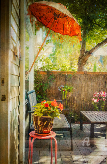 Fotografia intitulada "The Red Parasol" por Yasmine Rafii, Obras de arte originais, Fotografia Manipulada