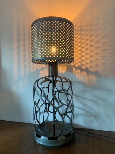 Sculpture titled "Lampe ZAG" by Yud Création, Original Artwork, Metals