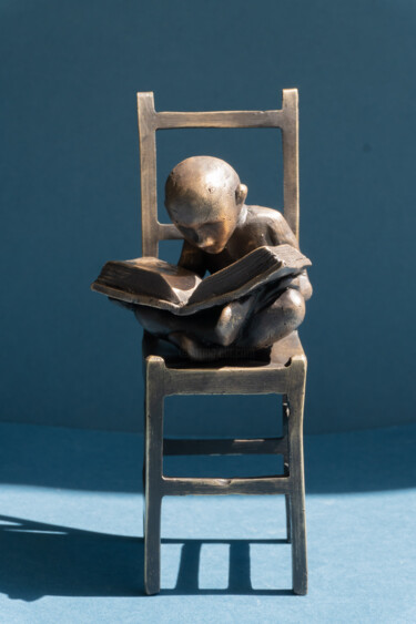 Escultura intitulada ""The Little Reader"" por Yuriy Kraft, Obras de arte originais, Bronze