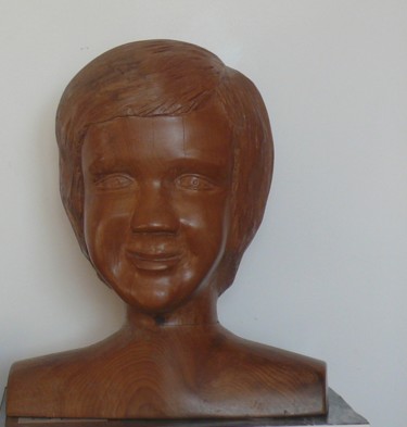 Sculpture titled "Doux sourire d'enfa…" by Yves Le Mauff, Original Artwork, Wood