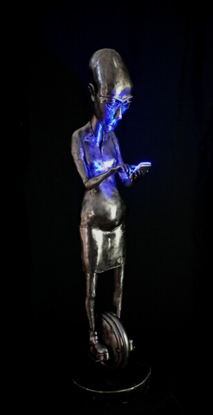Skulptur mit dem Titel "Andromeda" von Evgen Zaborovsky, Original-Kunstwerk, Metalle