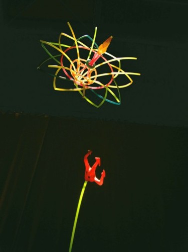 Sculpture titled "Fleur récup en susp…" by Zampo, Original Artwork