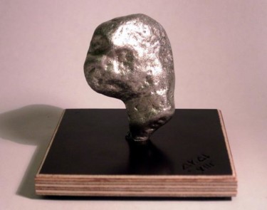 Sculpture titled "lune visage" by Zaron / Akai, Original Artwork, Metals