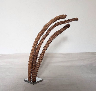 Скульптура под названием "E.T" - Zenzivi Nora Yahiaoui, Подлинное произведение искусства, Дерево