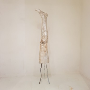Sculpture intitulée "L'Unijambiste" par Zenzivi Nora Yahiaoui, Œuvre d'art originale, Résine