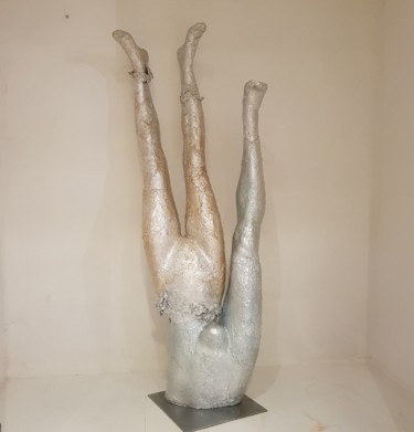 Sculpture titled "Le numéro siamois" by Zenzivi Nora Yahiaoui, Original Artwork, Resin
