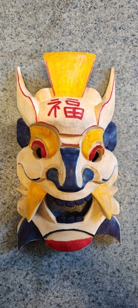 「傩戏面具 原色」というタイトルの彫刻 长鼻子松鼠によって, オリジナルのアートワーク, ウッド