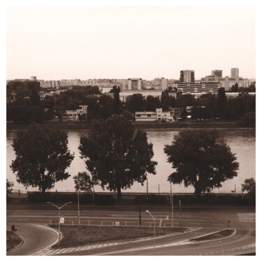 Photographie intitulée "Danube Riverfront" par Zheka Khalétsky, Œuvre d'art originale, Photographie non manipulée