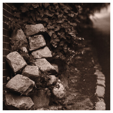 Fotografie mit dem Titel "Pile of Stones" von Zheka Khalétsky, Original-Kunstwerk, Nicht bearbeitete Fotografie
