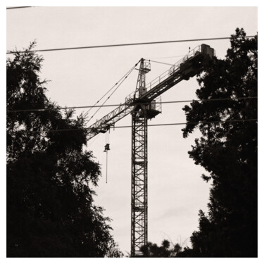 Fotografie mit dem Titel "Tower Crane" von Zheka Khalétsky, Original-Kunstwerk, Nicht bearbeitete Fotografie