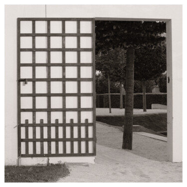 Photographie intitulée "Gate of Baroque Gar…" par Zheka Khalétsky, Œuvre d'art originale, Photographie non manipulée