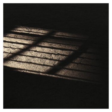 Photographie intitulée "light and shadow" par Zheka Khalétsky, Œuvre d'art originale, Photographie non manipulée