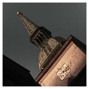 Fotografia intitolato "St Martin's spire" da Zheka Khalétsky, Opera d'arte originale, Fotografia non manipolata