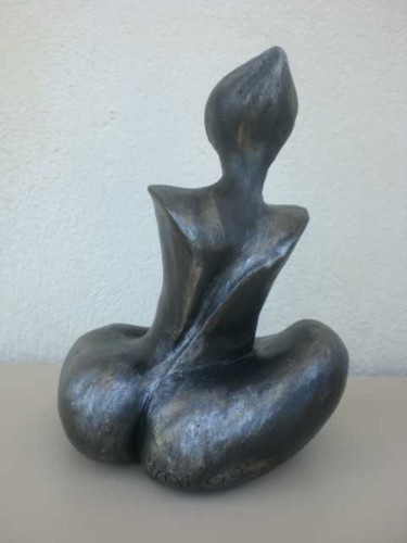Sculpture titled "L'élégance" by Zou.Sculpture, Original Artwork, Terra cotta