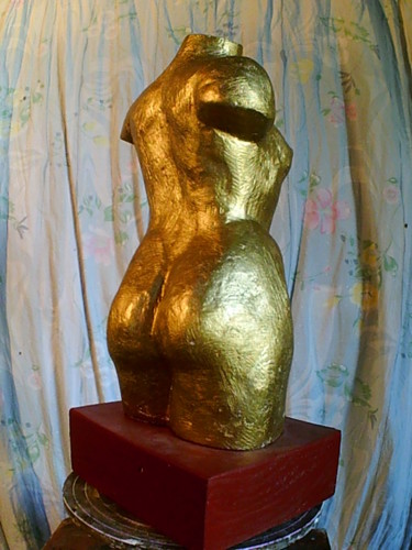 Sculpture titled "Golden girl (b)" by Zygomalas, Original Artwork, Metals