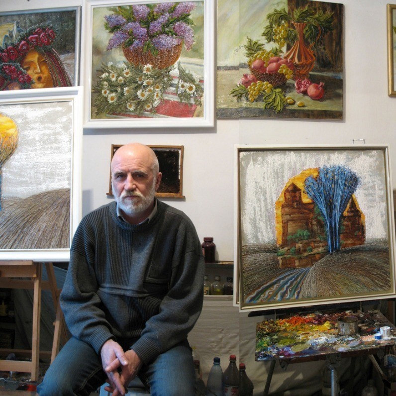 Iurii Tiukh - The artist at work