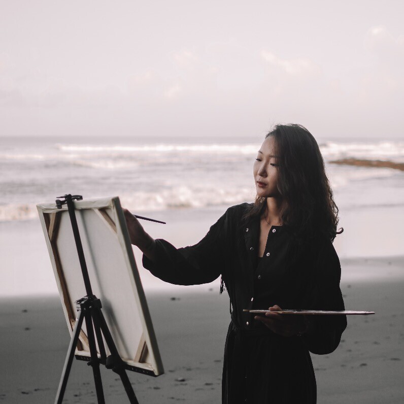 Marina Ogai - The artist at work