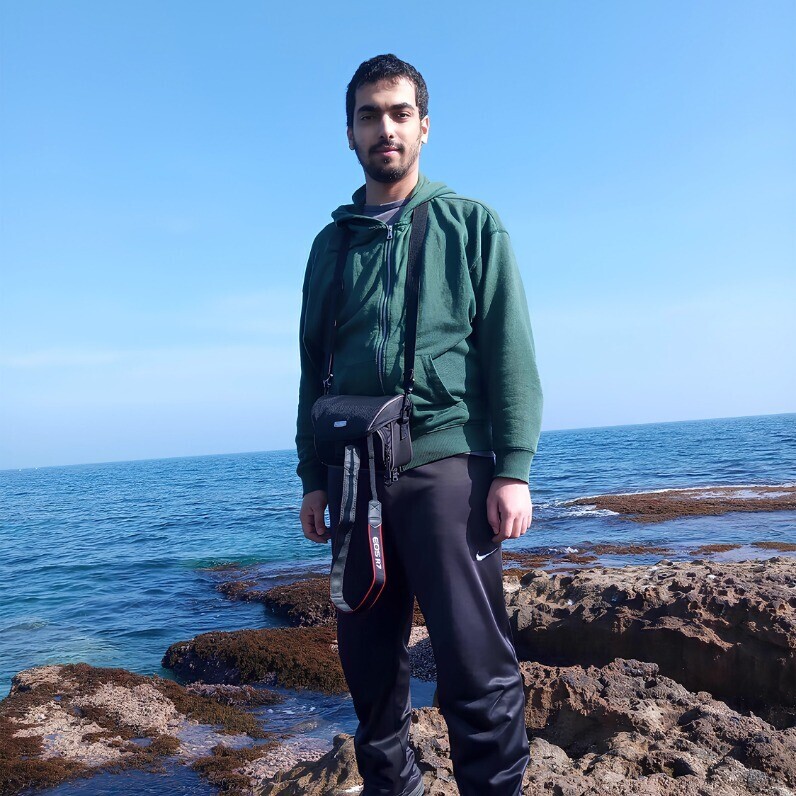 Abdelkader Amine Drizi - L'artiste au travail