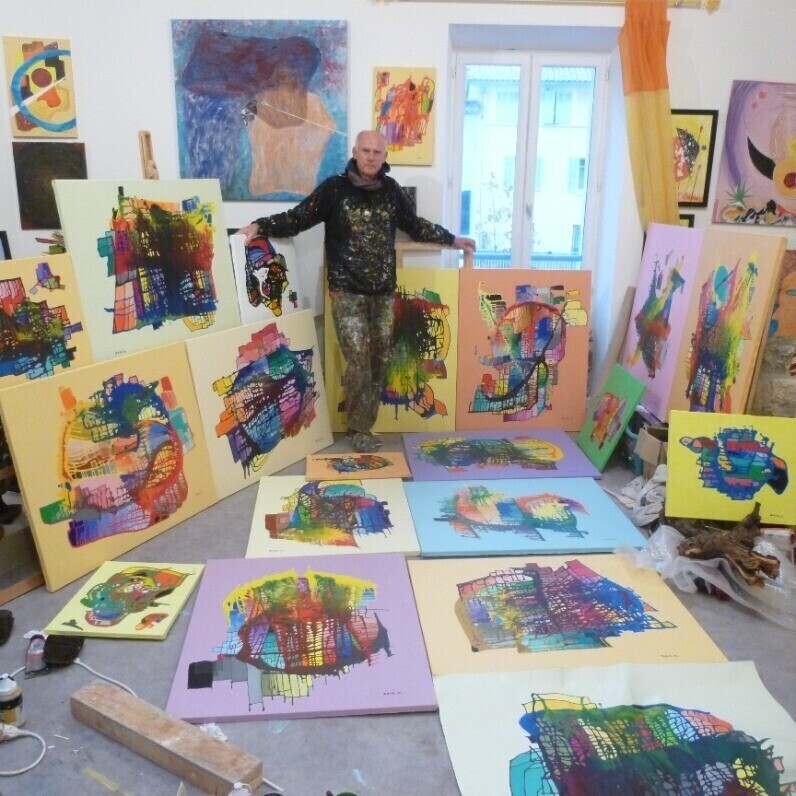Alain Baye - El artista trabajando