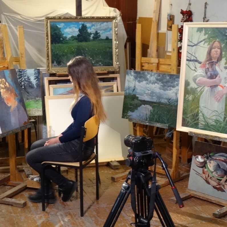 Anastasia Yarosevitch - The artist at work