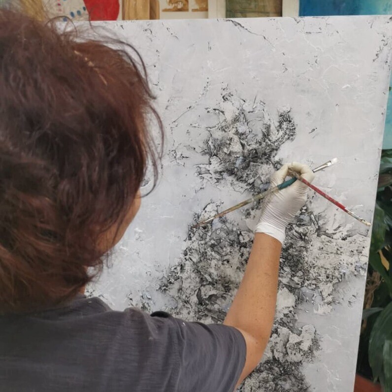 Andrada Anghel - The artist at work