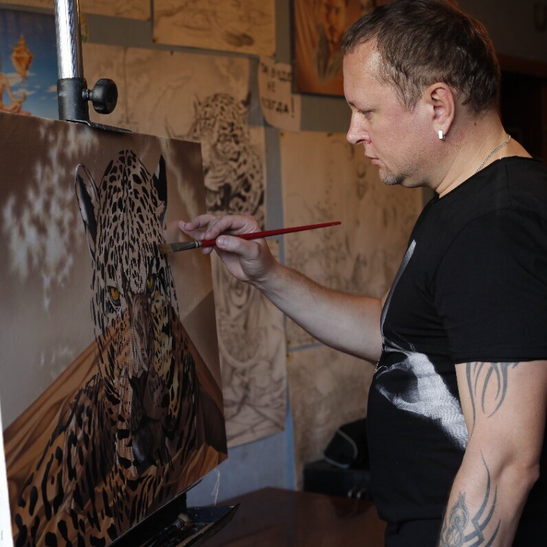 Andrey Gorenkov - The artist at work