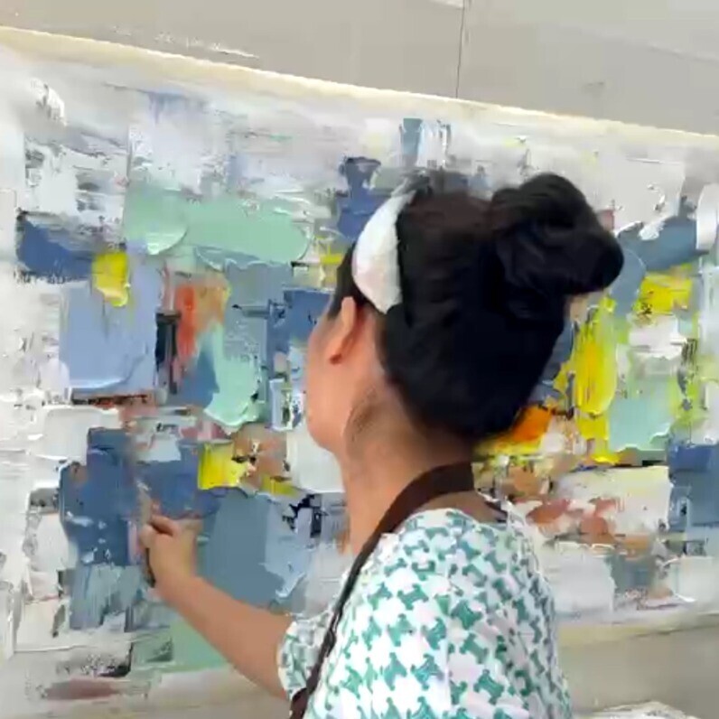 Angel Chau - The artist at work