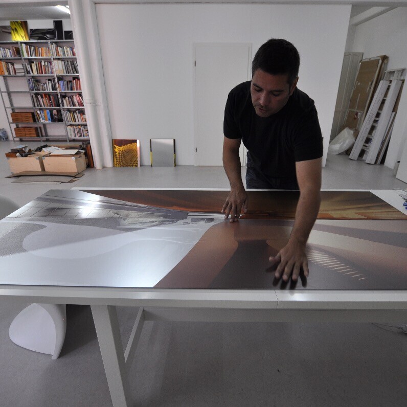 Antonio De Campos - The artist at work