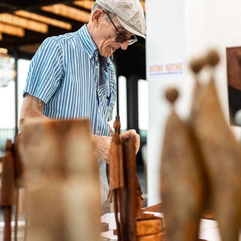 Antonio Martinez Ruiz - El artista trabajando