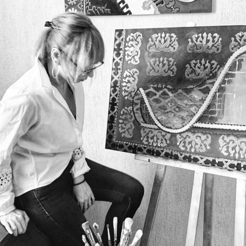 Iryna Benderovska - The artist at work