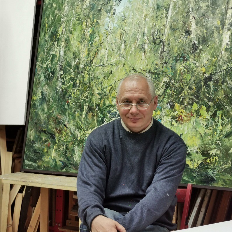 Valeriy Ushkov - The artist at work