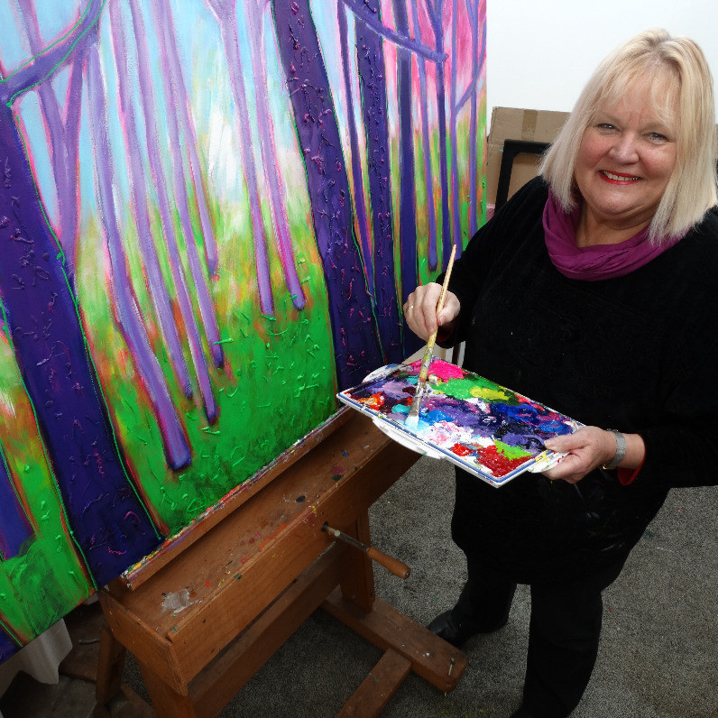Betty Jonker - The artist at work