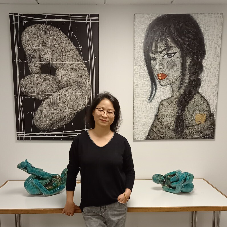 Changzheng Zhu - Ο καλλιτέχνης στην εργασία